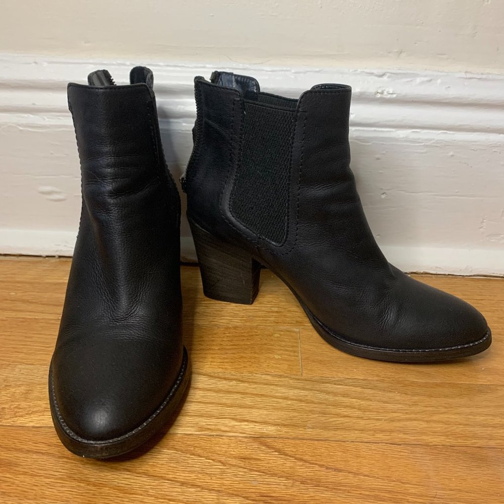 Aquatalia Black Leather Healed Boots with Zipper, Size 8